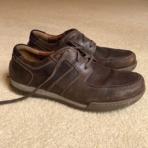 Men’s brown Clarks Shoes size 11M
